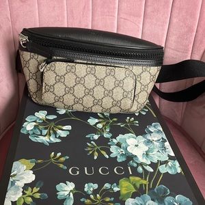 Gucci Supreme Belt bag